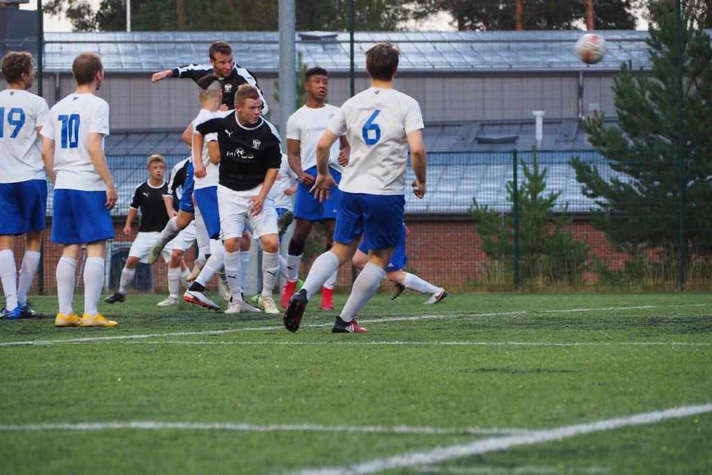 MIESTEN NELONEN KESKI-SUOMEN NELONEN. kierros Rangers / FC Huki - (-) Maalit: 7. -0 Kumpu (oma maali),.. - Vaikkinen, 6. - Hautanen, 7. - Hiltunen BET KaPa- - (-) Maalit: 0. 0- Linnera,.