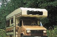 Vaunumatkailun pioneeri 1952: Dethleffs aloittaa Tourist ja Camper-vaunujen sarjatuotannon. 1983: Uusi Pirat-alkovimallisto saavuttaa heti menestyksen matkailuautomarkkinoilla.
