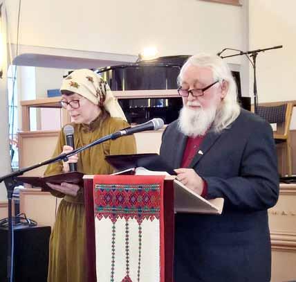 Udmurtti Kuinka emme kiittäisi Herraa, joka on lahjoittanut meille Raamatun omalla kielellämme! Teksti: Mihail Atamanov/RKI Käännös udmurtista: Marja Kartano Helsingissä vietettiin viime lokakuun 13.
