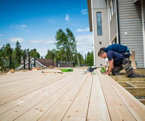 PUUTAVARA JONKA KANSSA SUOSITELLAAN RUOSTUMATTOMIA TERASSIRUUVEJA YLI 60 M 2 :N KOKOISET TERASSIT Valitun puutavaran tyypistä riippumatta yli 60 m 2 :n terassit asennetaan karkaisemattomilla ja