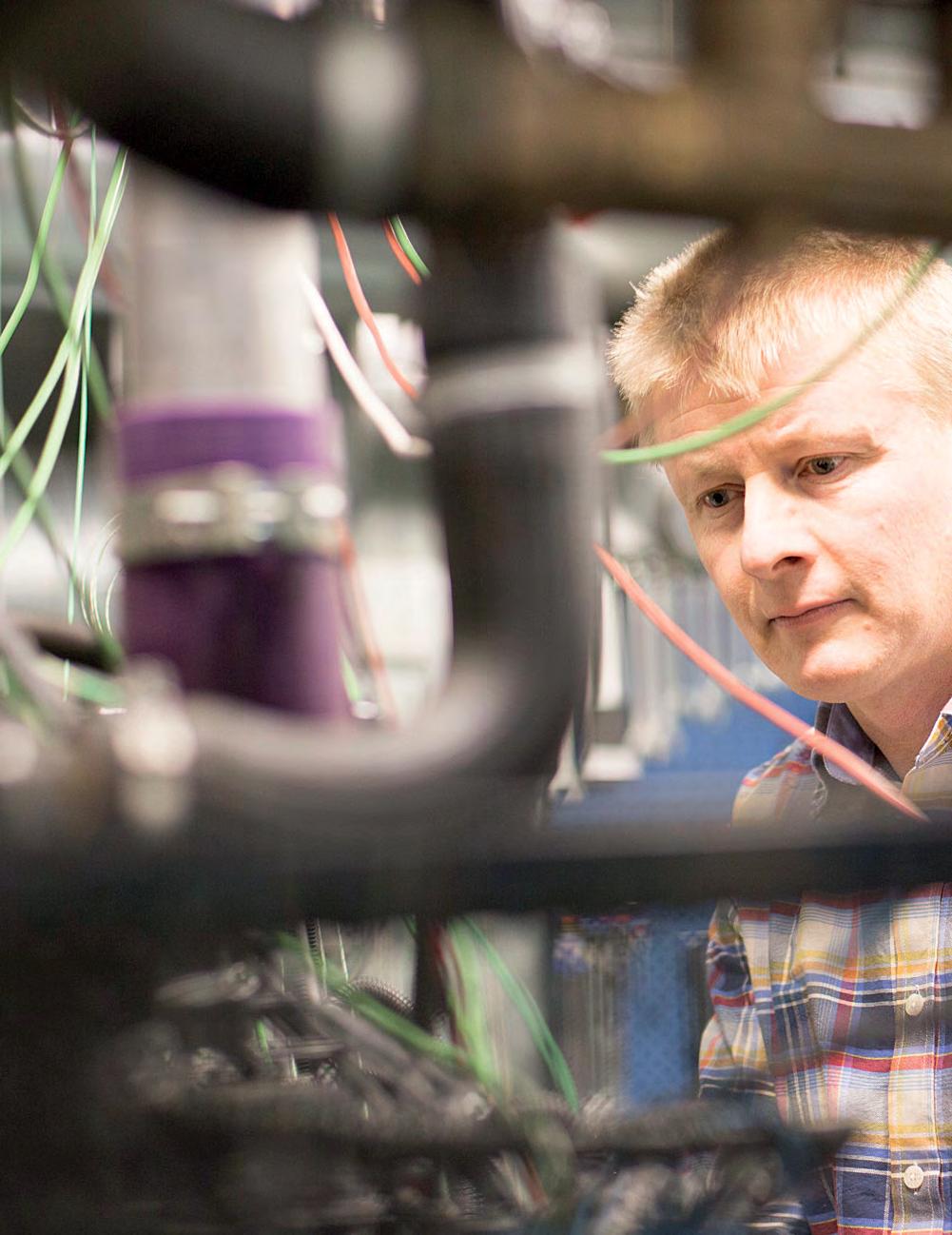 KUVA SATU AALTONEN VEBIC VEBIC on energiaan ja kestävään kehitykseen suuntautunut Vaasan yliopiston avoin ja monitieteinen tutkimusalusta, johon kuuluu uniikki energialaboratoriokokonaisuus.