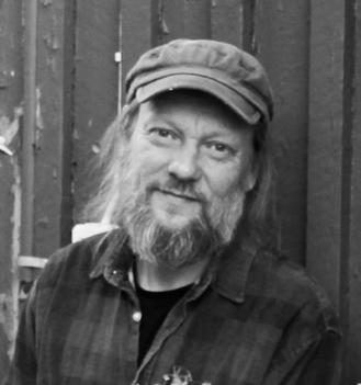 Biografia Jaakko Heikkinen (s. 1969) on Suomussalmella asuva ja työskentelevä kuvataiteilija.