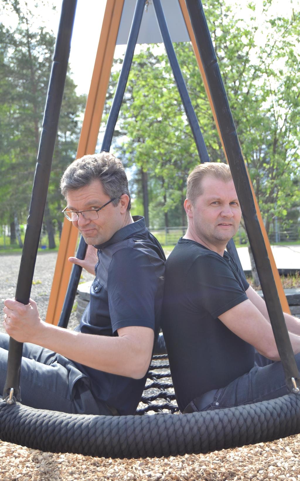 käsittelyyn. Avoimesti puhuminen on myös tärkeää. Loppujen lopuksi yleensä kaikki asiat ratkeavat, sanoo Tuomas. Molemmat pitävät yhteistyötä tärkeänä asiana.