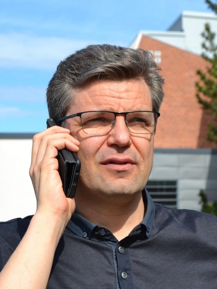 Villeä on hirveän helppo lähestyä asioiden itselleen selkeyttäminen loistaa Tuomaksen toiminnasta.