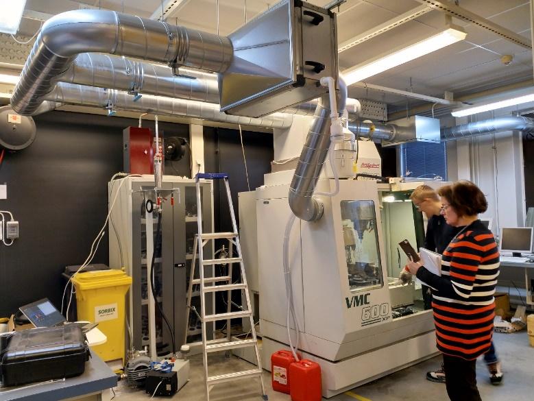Kuva 4. Kolmen eri esierottimen vertailua TAMK:n työstökonelaboratoriossa. Puhtain ilma mitattiin Esierotin 2 suodattimen jälkeen ja seuraavaksi puhtainta ilma oli Esierotin 1:n jälkeen (Kuva 5).