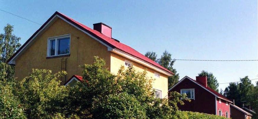 8 3.4. Ikkunat ja ovet Ikkunoita uusittaessa tulee säilyttää alkuperäisten ikkunoiden kaltainen puitejako, koko, muoto ja väritys.