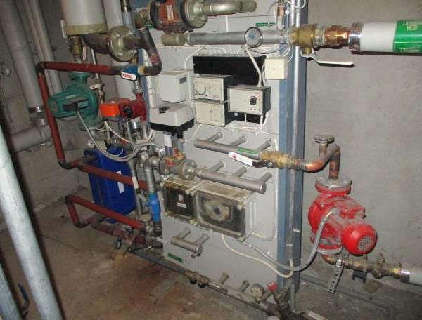 Lämminvesikiertopumppu (lvk-pumppu) Lämmitysverkoston paisuntasäiliö Lämmönjakokeskuksen uusiminen/saneeraus lähivuosina 5.1.2.