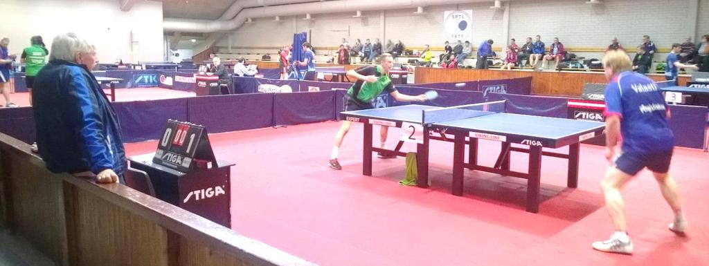 2 (7) Klassikko alkamassa. Aki vei lopulta niukasti 3-2. PT Espoo OPT-86 4-3 Tasaisissa merkeissä mentiin tässäkin.