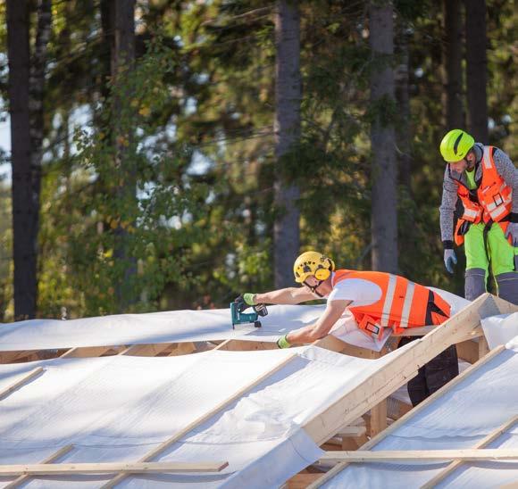 Kodit sisustetaan korkeatasoisilla sisustusmateriaaleilla. ENNAKKOMAKINOINNIA Laadukas koti As Oy Helsingin Liitäjän rakennuttaa omakotirakentamisen ykkönen, Kastelli-talot Oy.