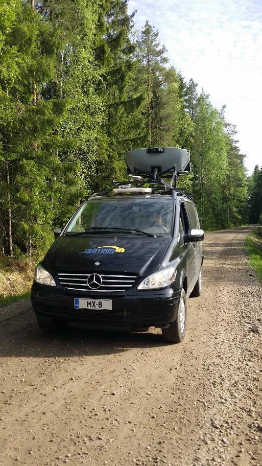 Kuva: Mobiilikartoituksessa käytetty ajoneuvo, jonka katolle Trimble MX8 järjestelmä on