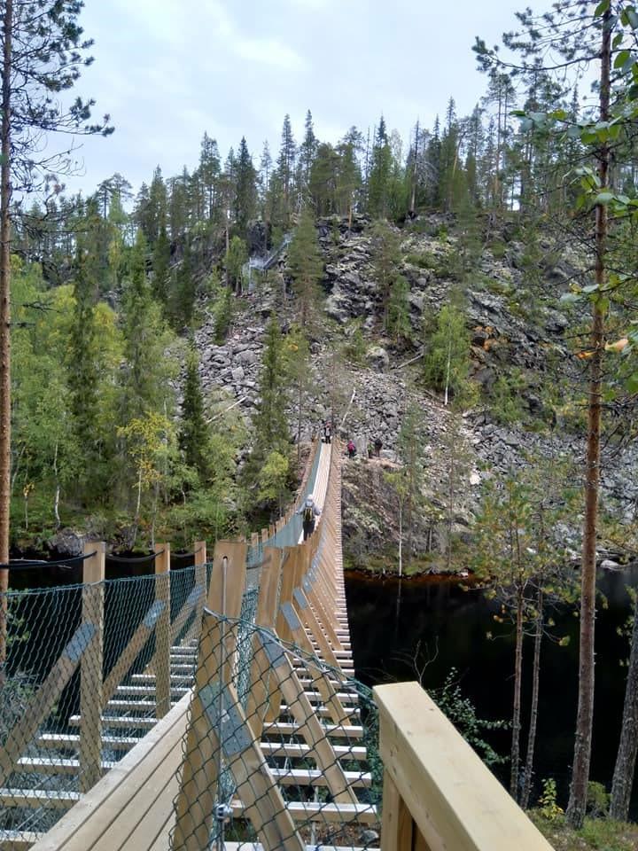 Hossassa suurin osa porukasta teki päiväretkiä kansallispuiston reiteillä, ja osa patikoi viikon vaelluksen. Molemmat retkiryhmät kävivät kulkemassa ja katsastamassa samoja kuuluisia kohteita mm.