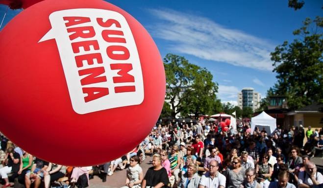 oheiskävijöitä Matkailijamäärät olivat jo ennen superkesää