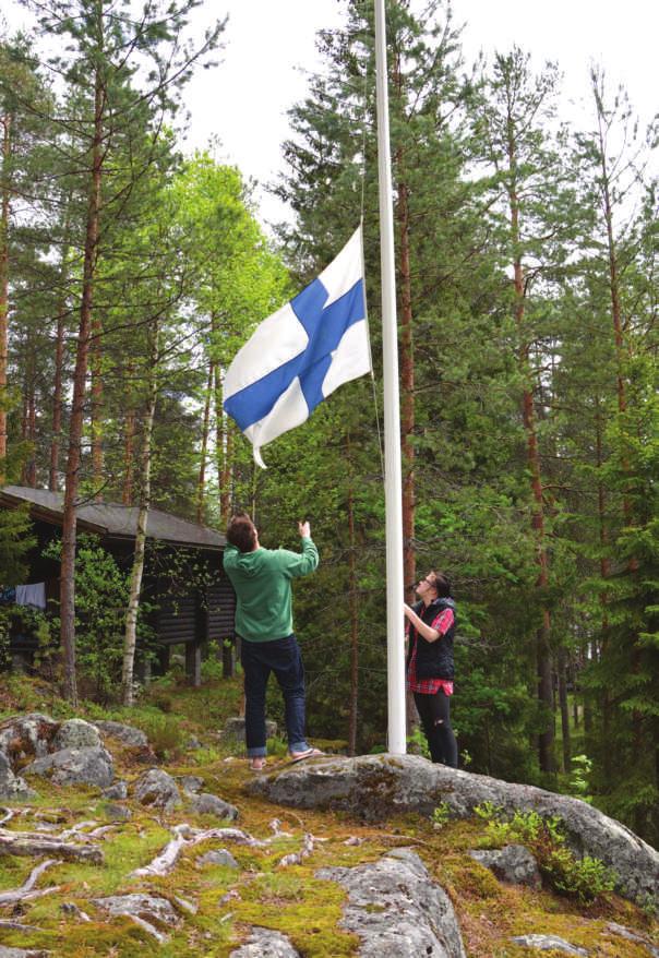 Päivärippikoulu (Ripari 3) Rippikoulu kokoontuu päiväaikaan ja yöt vietetään kotona. Kokoontumispaikkoina ovat seurakunnan tilat. Ohjelmassa on mahdollisesti myös retkipäivä lähialueelle esim.