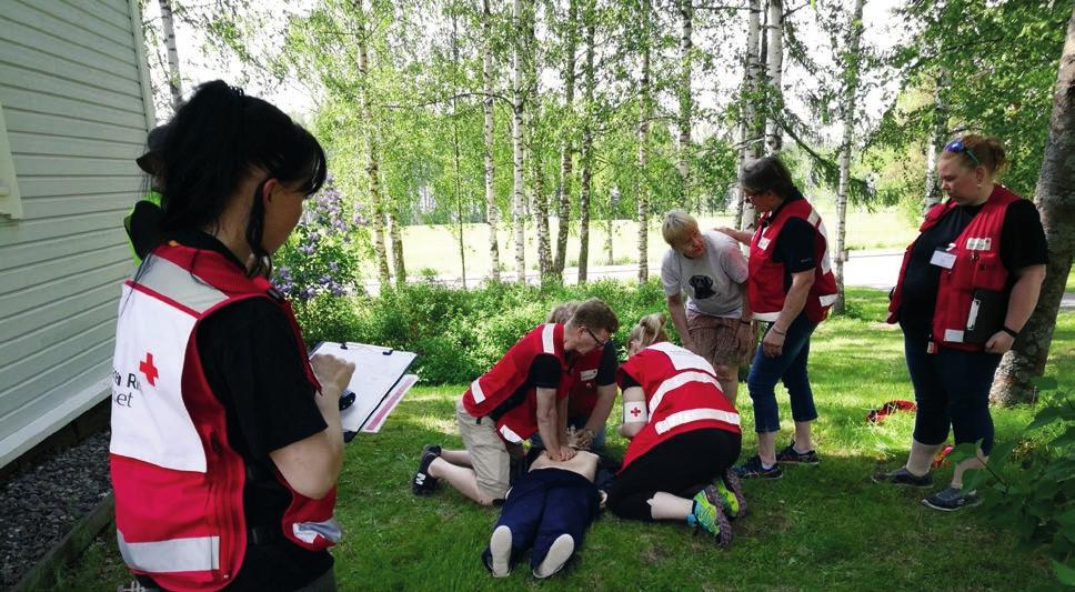 Kuva: PIirjo Mattila Ryhmänjohtajakurssilla Nynäsissä kokoontui välittävä porukka Nynäsissä kokoontui noin 30hlöä kesäkuun alussa, jossa porukka vietti yhdessä ikimuistoisen viikon.
