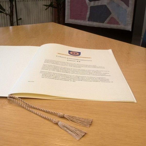 Kirkon henkilöstökoulutuskalenteri on julkaistu uudistetussa muodossa Espoon hiippakunnan järjestämät koulutukset löydät täältä. Lue lisää Seurakuntatyön johtamisen tutkinto uudistuu!
