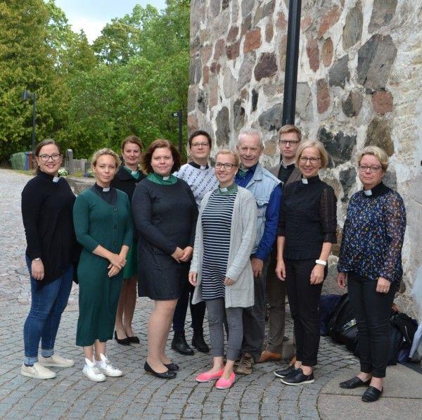 Hänen maanläheinen lähestymistapansa kristityn elämään on auttanut monia.