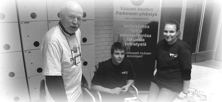 Jäsenistämme ainakin kaksi elävää kokemuskirjaa opiskelijoiden lainattavissa. Tulevia tapahtumia ja tapaamisia l Yhdistyksen ja kerhon pikkujoulun vietimme 12.12. Vaasassa ravintolassa Kaksi Kupolia.