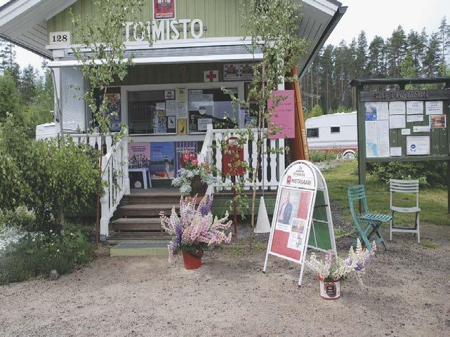 Viileni ja vähän vihmoi vettäkin periteiseen juhannuksen tapaan.