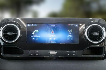 Moderni multimediajärjestelmä HYMER-Smart-Battery-System MBUX-multimediajärjestelmä on saatavissa lisävarusteena joko 7 tuuman tai 10,25 tuuman kosketusnäytöllä.