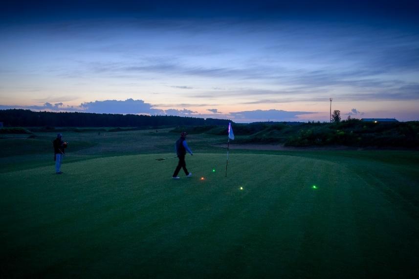 GORKI WHITE NIGHTS 24 HRS Golf Tournament on kansainvälinen golfmarathoni, todellinen golfin