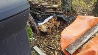 Muutama pölli jäljellä Markku Sandström Lähes kolme pino vajassa Markku Sandström