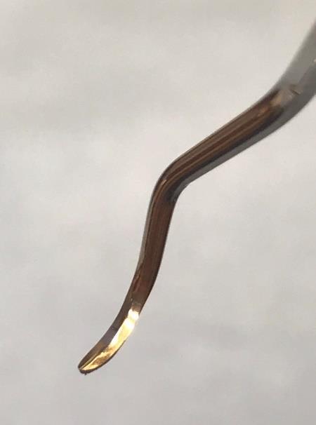 Implantti-instrumentit Implantti-instrumenttien terät on valmistettu titaanista, jotta ne eivät vahingoittaisi implanttien pintaa.