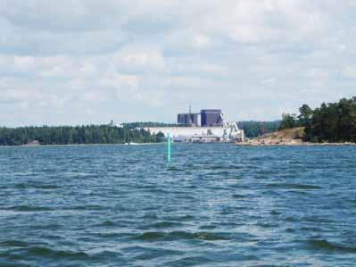 Kuva 1. Pikkalanlahti selältä lahden perukkaan päin. Kuvassa taustalla Suomen Sokerin Kantvikin puhdistamo. 2.