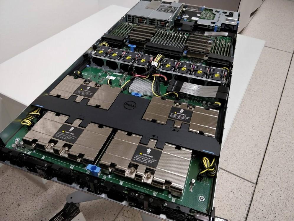 2M-IT:n GPU-palvelimet 2019-alusta (kuva) 2. Osana tutkijan tietoturvallista työpöytää 3.