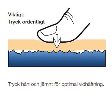 Tiivistysteipin iinnitys Läpinäyvä sinettiteippi, joa auttaa tiivisteteipin asettamisessa. Tämä tulee asettaa attopaneelin ja etummaisen tiivistelistan väliseen liitoseen.