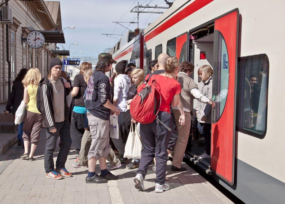 LIIKKUMINEN Kriteeri: On yhteensovitettu maankäyttöratkaisujen kanssa Kasvua ohjataan suurimpiin keskuksiin ja pääosin olemassa oleviin joukkoliikennekäytäviin.