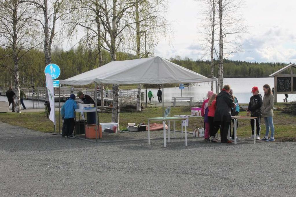 TUNNETTUUS JA YHTEISTYÖ Kalastuksenpäivä Kuusamon koululaisille 17.5.2017 n. 200 osallistujaa.