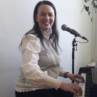 8 PIANOESPOO- FESTIVAALIN ENNAKKOKONSERTIT Festivaalin ennakkokonsertit järjestetään maanantai torstai 28. 31.10.2019. Esiintyjinä on espoolaisia pianistilahjakkuuksia. Konserttiajat ja paikat: 28.10. klo 15.