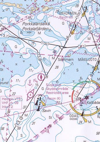 5. Ylität Porkkalan merimajakan länsipuolella olevan 13,0 m väylän. Suunnit Oxhornenin linjaloistojen mudostaman yhdyslinjan varakompassilla kompassisuuntimassa 033.