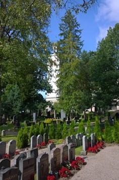 HAUTAUSMAAT Hautausmaat ovat Jumalan puistoja Orimattilan seurakunnan hautausmaat ovat kolmen kirkon yhteydessä,