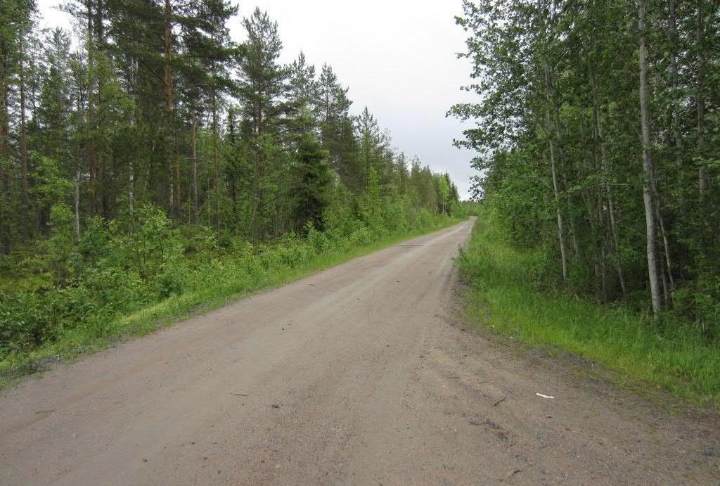 Alueen olemassa olevaa tiestöä kunnostetaan niiltä osin kuin tuulivoimaloiden osien ja rakentamisessa tarvittavan pystytyskaluston erikoiskuljetukset parannuksia vaativat.