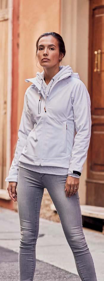 39 90 49 90 89 00 CLIQUE BASIC SOFTSHELL JACKET Suosittu joustava softshell -takki jossa runsaasti taskuja.