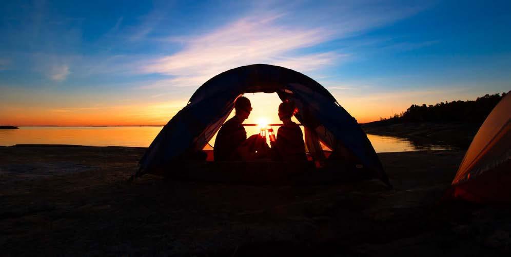 JUO ENEMMÄN, VOIT PAREMMIN! Camelbak on alkuperäisvalmistaja, joka on kehittänyt kädet vapaana -nesteytyksen. Juomarepun, juomapullon ja juomasäiliön synonyymi maailmalla on CamelBak.