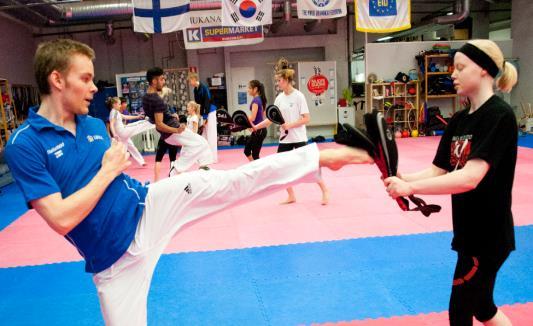 TAEKWONDO Turussa toimii Suomen Taekwondoliiton valmennuskeskus, joten Turun Seudun Urheiluakatemian taekwondovalmennus on maan huipputasoa ja päivittäisvalmennuksessa harjoittelee suurin osa maamme
