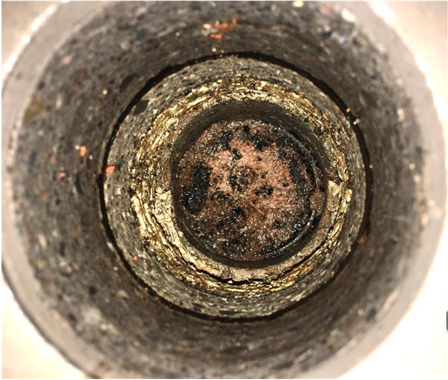 Kuva 2. Alkuperäisen märkätilan (Pesu 009) alapohjarakenne Kuva 3. Lämmöneriste on sijoitettu vedeneristeen alapuolelle. Kuva 4.