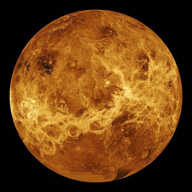 pitäisi olla. Venus on aurinkokuntamme kuumin planeetta, jopa aurinkoa lähempänä sijaitsevaa Merkuriusta kuumempi.