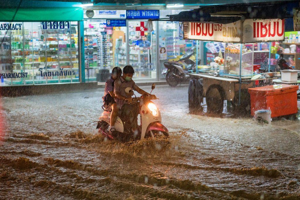 Lähde: Pixabay Tämä tapahtuu nyt. Miljoonat ihmiset altistuvat Aasiassa samaan aikaan voimakkaiden monsuunisateiden aiheuttamille tulville ja toisaalta kuivuudelle.