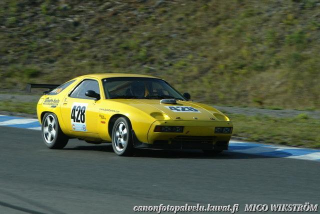 ! Petri Rautio Porsche 928 S Moottori Chevy 355 cid. Autolla voitettu Roadsport V8 mestaruus vuosina 2004 ja 2006.