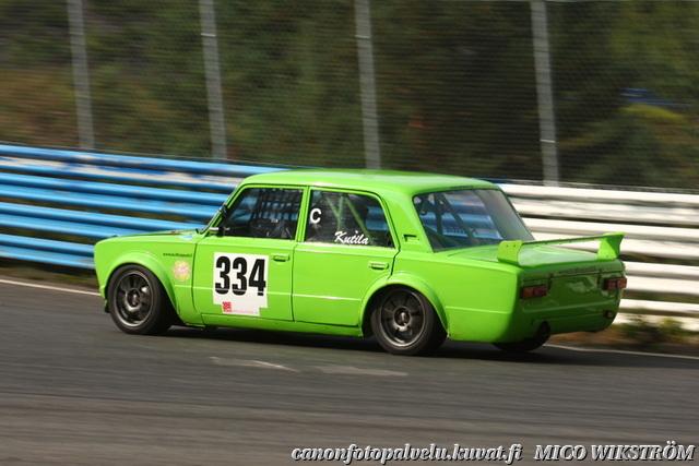 Roadsport C Markus Kutila Lada 2101 Lada Samaran 1.5 litraisella moottorilla. Volvon suorakytkentä laatikolla.