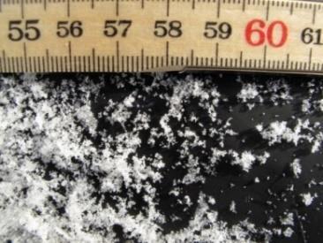 4 th February 2013 Snow depth (cm): 18 Air temperature: 0 C Surface crystals: DFdc, broken dendrites and