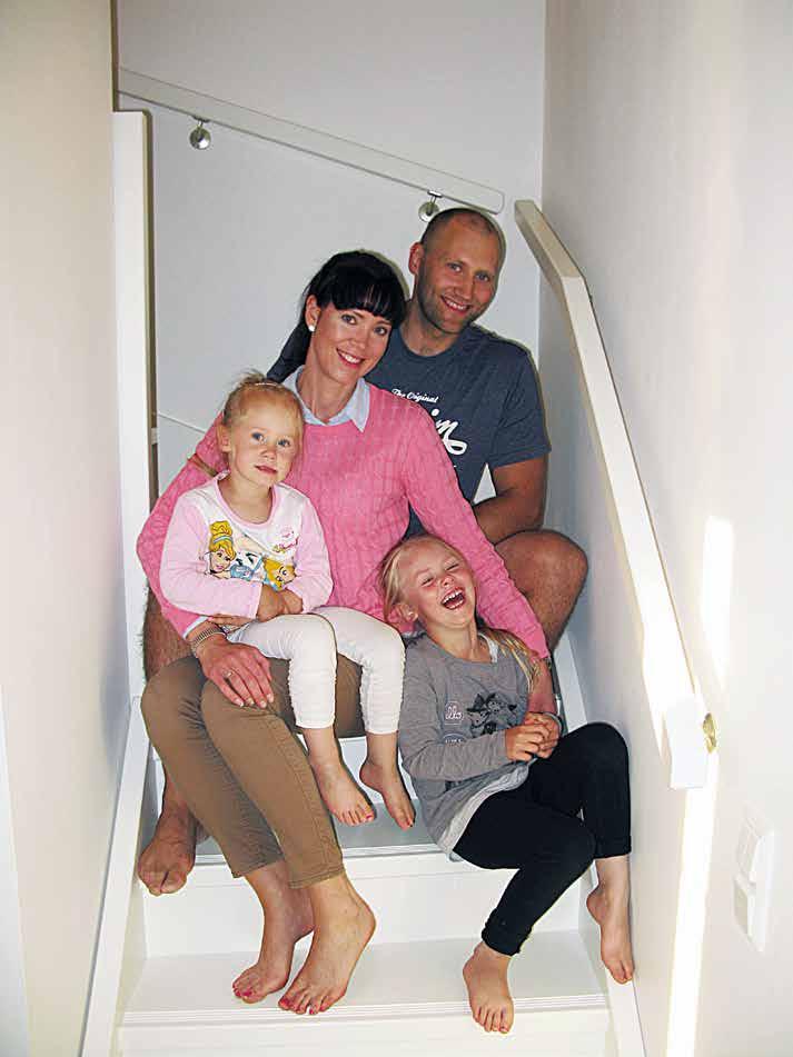 Juuri meille suunniteltu koti - Olimme haaveilleet jo pidemmän aikaa omakotitalosta, kun törmäsin ruotsalaista sisustuslehteä selatessani valkoisen talon kuvaan, kertoo Heidi Häggblom.