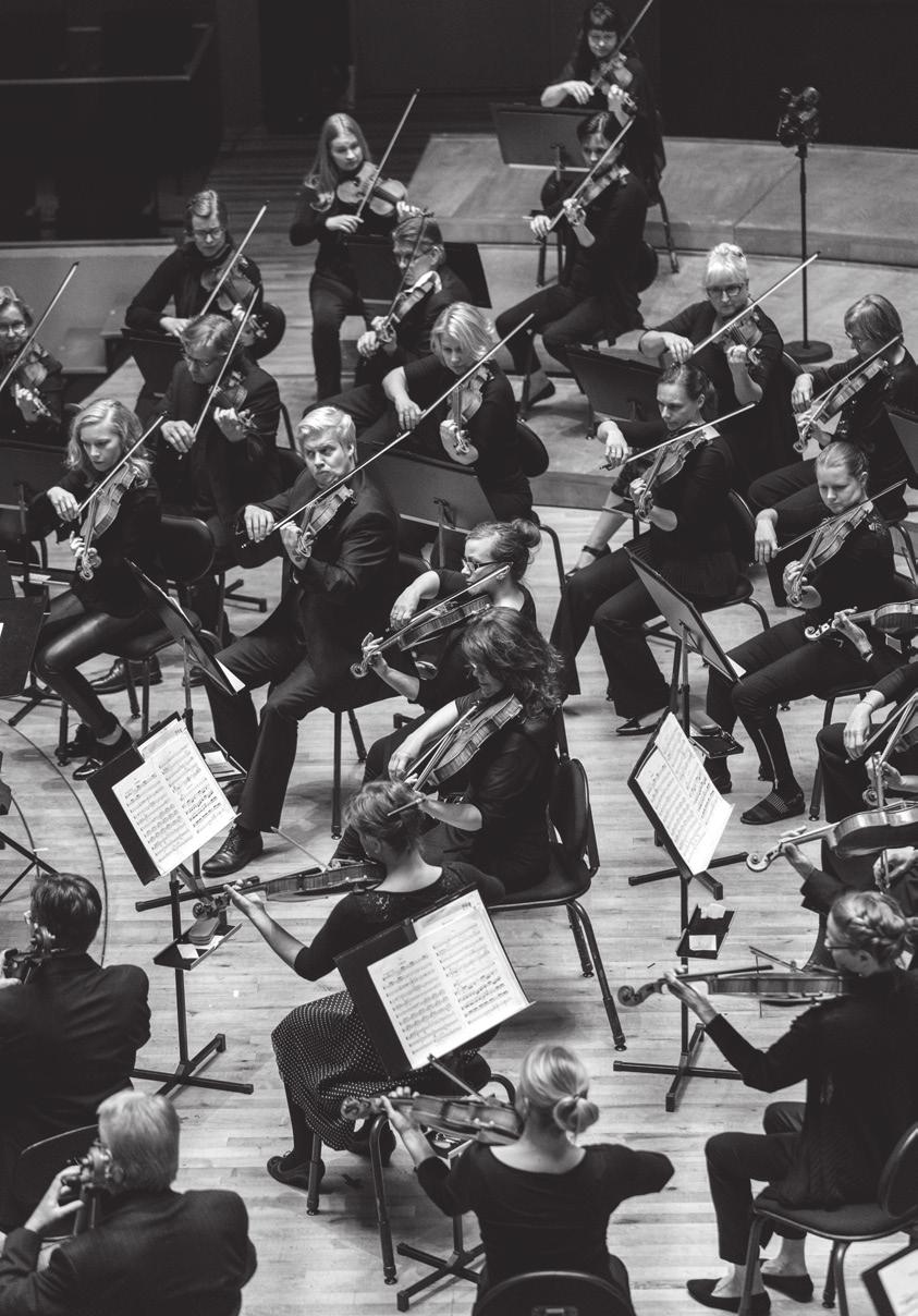 Sinfonia Lahti Sinfonia Lahti on perinteet tunteva ja uutta luova lahtelainen, suomalainen ja kansainvälinen orkesteri.