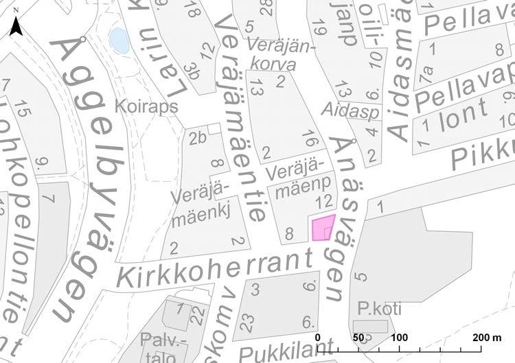 4.2.4 Kaarlo Haltian puiston kunnostus Nykytila Kaarlo Haltian puisto on hieman alle 500 m 2 kokoinen pieni puisto kahden kokoojakadun risteyksessä kak - sikerroksisen liikerakennuksen edustalla.