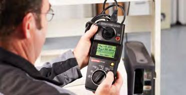 1x laitetesteri GT-400, 1x mittauslisävarustesarja turvamittausjohdolla, turvahauenleualla ja turvamittapäällä, 6x paristo tyyppi AA, 1x IEC-verkkojohto 0,5m, 1x kantolaukku, 1x käyttöopas