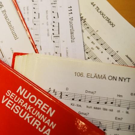 Virpi Koskinen, Kari Härkönen Luottamuksen messu kuukauden ensimmäisenä keskiviikkona. Lauletaan Taizé-lauluja laulu- ja soitinryhmän säestyksellä.