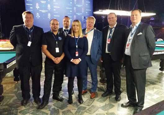 Kaikki pelipöydät olivat hyvin lähekkäin ja samassa tilassa, jolloin sekä pelaajat että yleisö pääsivät seuraamaan kaikkia otteluita samanaikaisesti ja tietysti käynnissä olevien otteluiden